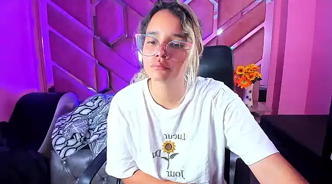 Olivia Fox69 online show from March 2025 06:42:02 AM