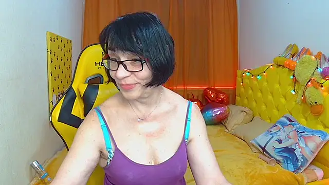 Snapshot of SandraHormas chatting on February 2025 05:20:02 PM SandraHormas online show from February 2025 05:20:02 PM