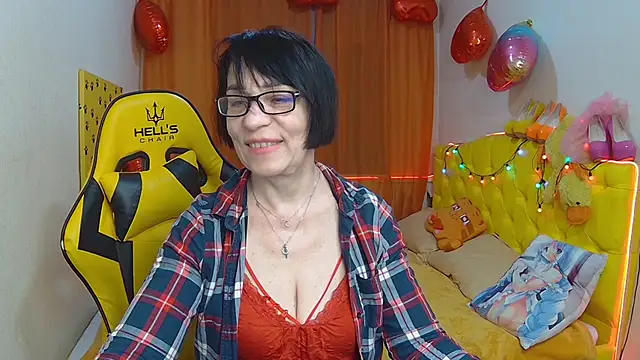 Snapshot of SandraHormas chatting on March 2025 05:02:02 PM SandraHormas online show from March 2025 05:02:02 PM