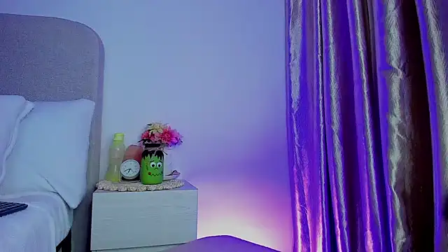 Snapshot of VIDEO_SALE_4_YOU chatting on October 2025 10:20:02 PM VIDEO SALE 4 YOU online show from October 2025 10:20:02 PM