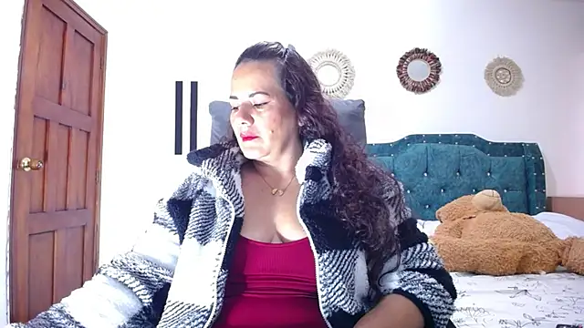 sofiamature01 online show from January 2026 08:12:02 PM