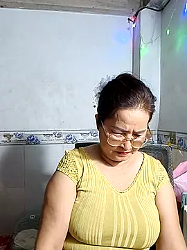 phnz online show from November 2025 10:57:02 AM