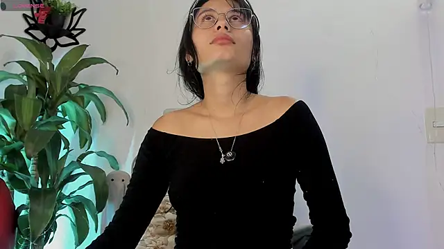 NayeCloud online show from April 2026 05:11:01 AM