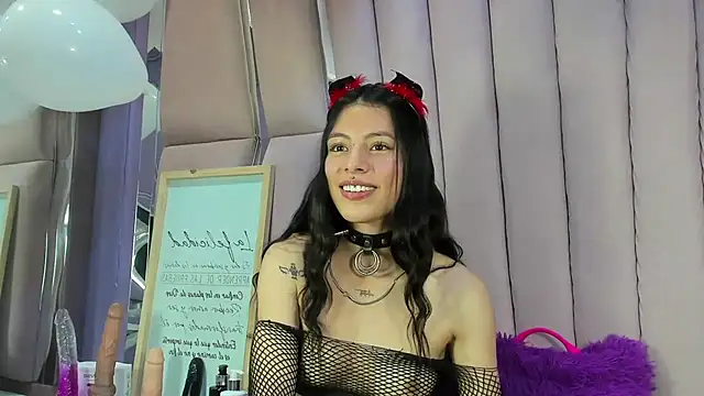 Sasha Petitte online show from September 2025 03:50:02 AM