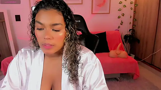 aleja montiel   online show from April 2026 12:50:02 PM