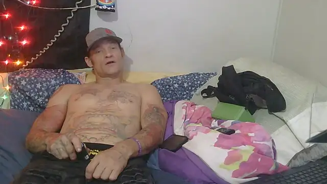 Snapshot of TheOneYouLove69 chatting on October 2025 06:44:02 AM TheOneYouLove69 online show from October 2025 06:44:02 AM