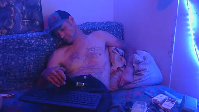 Snapshot of TheOneYouLove69 chatting on October 2025 03:29:02 AM TheOneYouLove69 online show from October 2025 03:29:02 AM