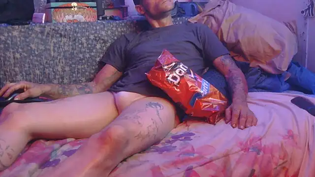 Snapshot of TheOneYouLove69 chatting on November 2025 06:08:02 AM TheOneYouLove69 online show from November 2025 06:08:02 AM