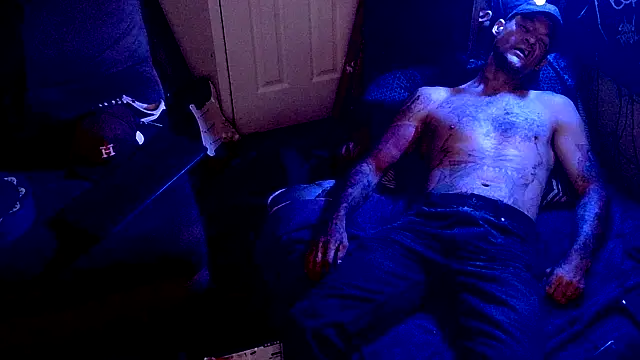 Snapshot of TheOneYouLove69 chatting on February 2026 04:50:02 AM TheOneYouLove69 online show from February 2026 04:50:02 AM