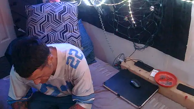 Snapshot of TheOneYouLove69 chatting on February 2026 04:24:02 PM TheOneYouLove69 online show from February 2026 04:24:02 PM