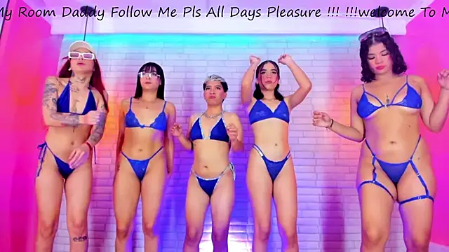 GIRLS DIRTY XTREME online show from January 2025 04:00:02 PM