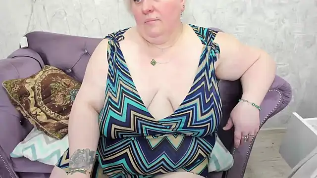 Snapshot of fashiona chatting on March 2025 07:34:02 AM fashiona online show from March 2025 07:34:02 AM