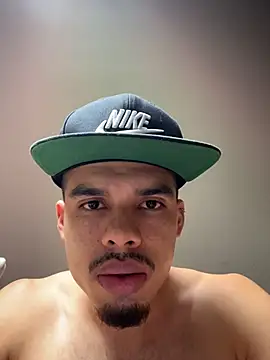 mateoleonee online show from March 2026 07:31:01 PM