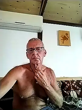 Snapshot of Freddy1962 chatting on February 2025 03:04:01 PM Freddy1962 online show from February 2025 03:04:01 PM