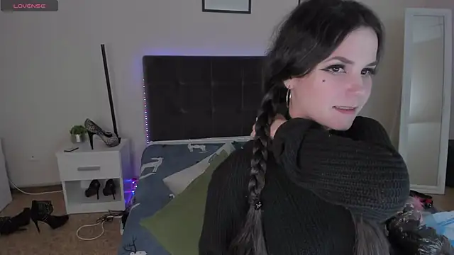 Snapshot of CassieEvans chatting on December 2024 06:48:02 AM CassieEvans online show from December 2024 06:48:02 AM