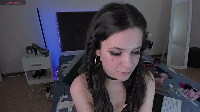 Snapshot of CassieEvans chatting on December 2024 12:50:02 PM CassieEvans online show from December 2024 12:50:02 PM