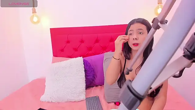 Ema Stone65 online show from December 2024 11:00:01 PM