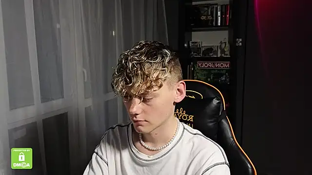 Keytaro online show from November 2025 11:27:02 PM