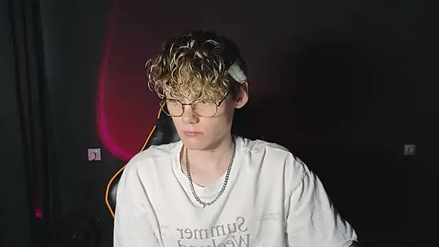 Keytaro online show from April 2026 02:27:02 PM