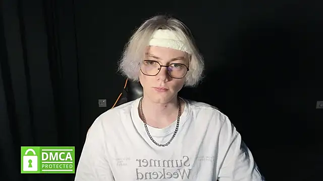 Snapshot of Keytaro chatting on May 2026 02:14:01 PM Keytaro online show from May 2026 02:14:01 PM