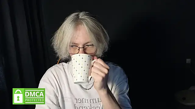 Snapshot of Keytaro chatting on May 2026 02:01:02 PM Keytaro online show from May 2026 02:01:02 PM
