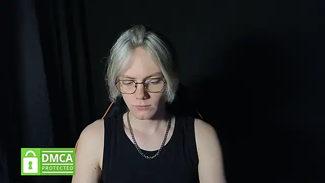 Snapshot of Keytaro chatting on May 2026 06:20:01 PM Keytaro online show from May 2026 06:20:01 PM