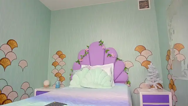 Snapshot of Isa_little4u chatting on December 2024 05:44:02 PM Isa little4u online show from December 2024 05:44:02 PM