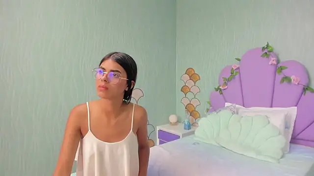 Snapshot of Isa_little4u chatting on December 2024 06:13:01 PM Isa little4u online show from December 2024 06:13:01 PM