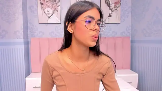 Snapshot of Isa_little4u chatting on January 2025 09:34:02 PM Isa little4u online show from January 2025 09:34:02 PM