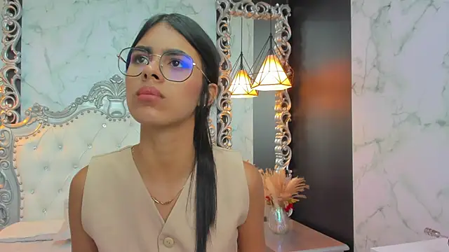 Snapshot of Isa_little4u chatting on January 2025 07:18:01 PM Isa little4u online show from January 2025 07:18:01 PM