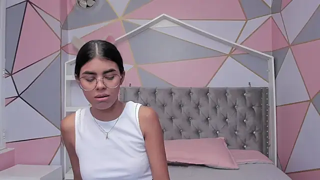 Snapshot of Isa_little4u chatting on February 2025 07:31:02 PM Isa little4u online show from February 2025 07:31:02 PM