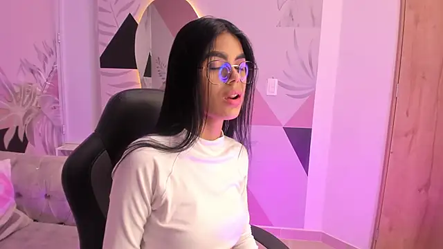Snapshot of Isa_little4u chatting on March 2025 10:45:02 AM Isa little4u online show from March 2025 10:45:02 AM