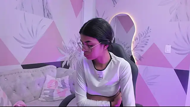 Snapshot of Isa_little4u chatting on March 2025 01:53:01 PM Isa little4u online show from March 2025 01:53:01 PM