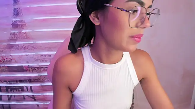 Snapshot of Isa_little4u chatting on September 2025 01:01:01 PM Isa little4u online show from September 2025 01:01:01 PM