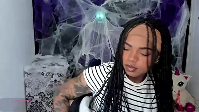 Snapshot of Marce_22 chatting on October 2025 01:25:01 AM Marce 22 online show from October 2025 01:25:01 AM