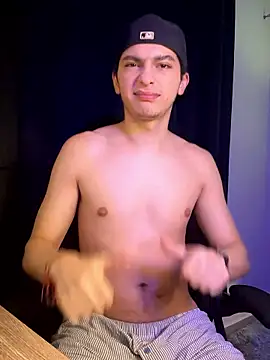 cybercosmiiic online show from January 2026 12:26:01 AM