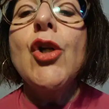 Viola8p online show from November 2025 03:45:02 PM