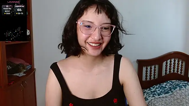 alexaa08 online show from October 2025 01:15:02 PM