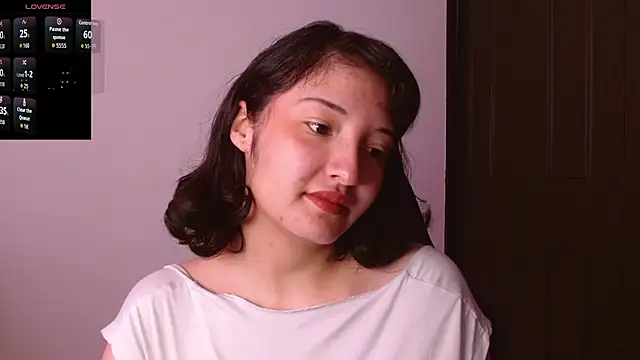 alexaa08 online show from December 2025 01:07:01 PM