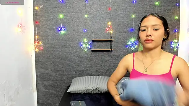 monse 02 online show from December 2024 02:21:01 PM