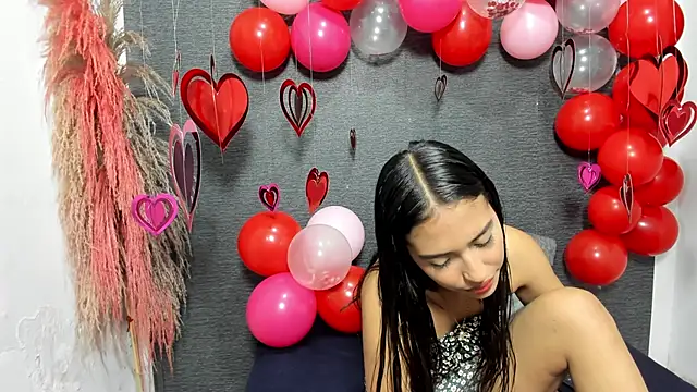 monse 02 online show from February 2025 02:00:02 PM