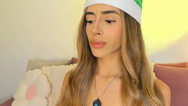 StormiRusso online show from December 2025 01:03:01 AM