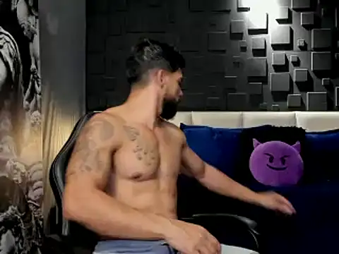 DannSaenz online show from January 2025 10:53:02 AM