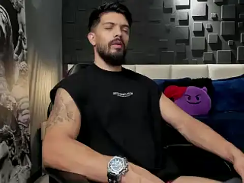 DannSaenz online show from January 2025 01:32:02 AM