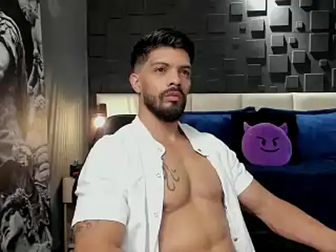DannSaenz online show from January 2025 12:22:02 PM