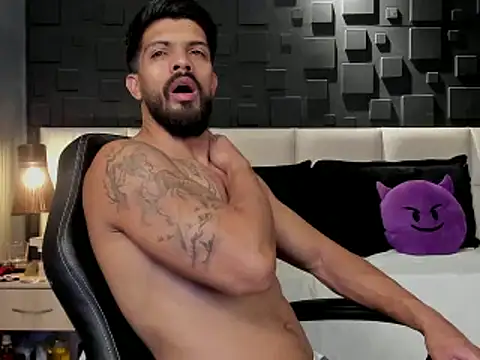 DannSaenz online show from February 2025 02:32:02 PM