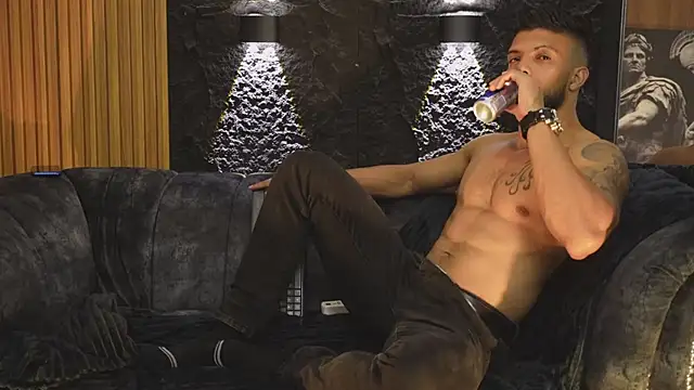 DannSaenz online show from October 2025 04:02:02 PM