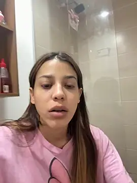 Snapshot of DanielaSaenz0 chatting on November 2025 03:38:02 AM DanielaSaenz0 online show from November 2025 03:38:02 AM