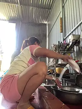 Linaannn online show from March 2025 02:41:01 AM