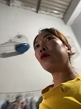 Linaannn online show from March 2025 02:31:02 AM